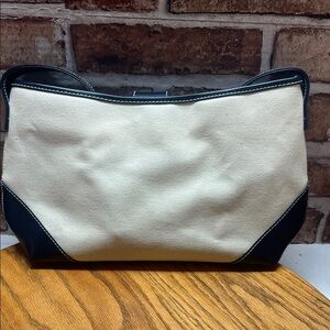 No brand canvas shoulder bag with makeup pouch